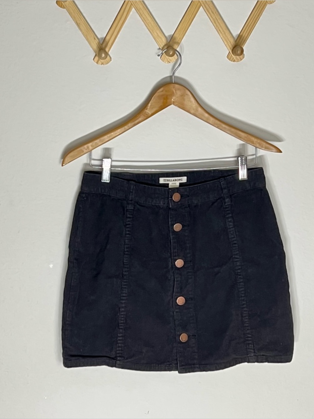 BILLABONG • Corduroy black Button-Front Mini Skirt